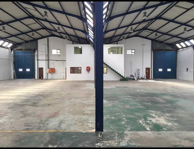 1,163M² FACTORY TO LET IN PAROW CENTRAL